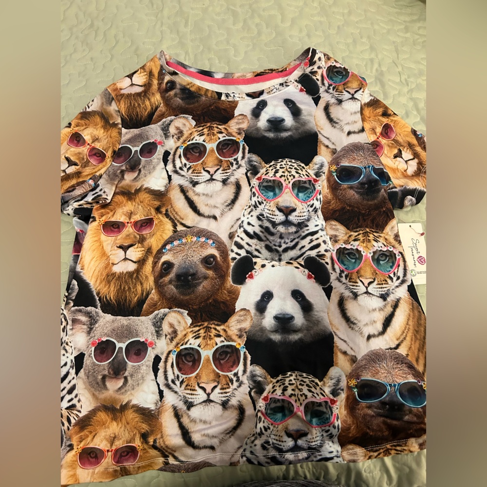 NWT Secret Treasures Cool 😎 Animals Top